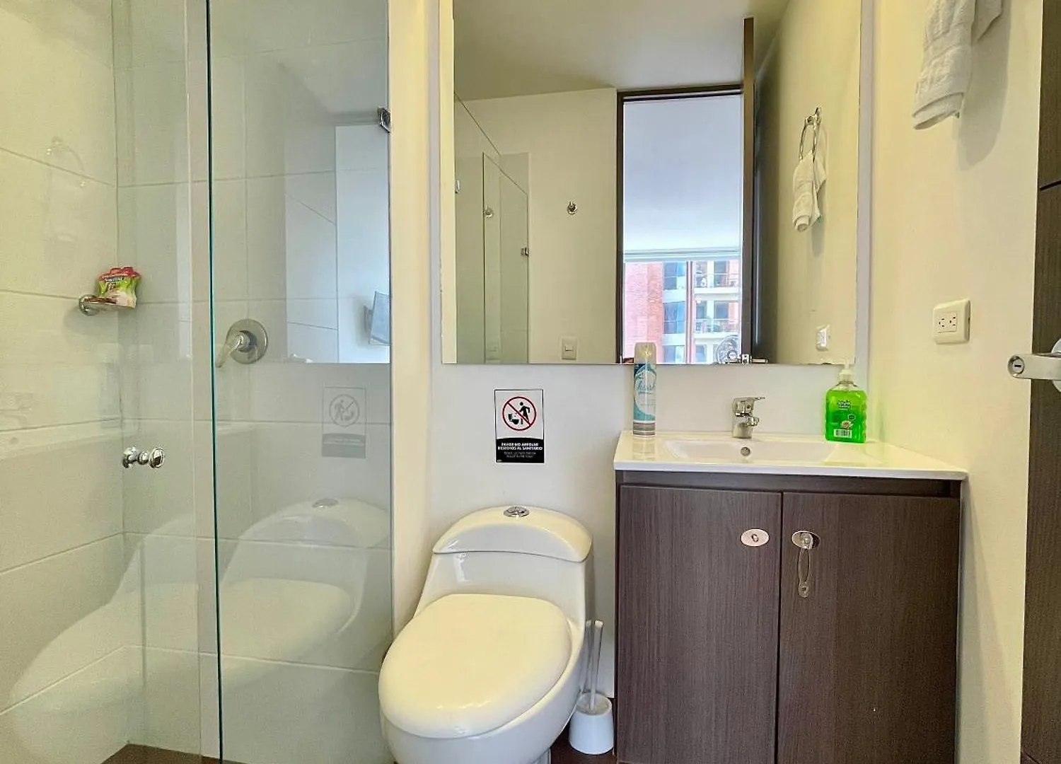 Apartment Space, Best Location & Price! Medellin Colombia