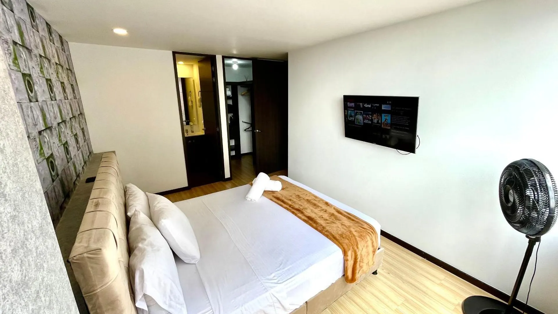 Space, Best Location & Price! Medellin 0*,