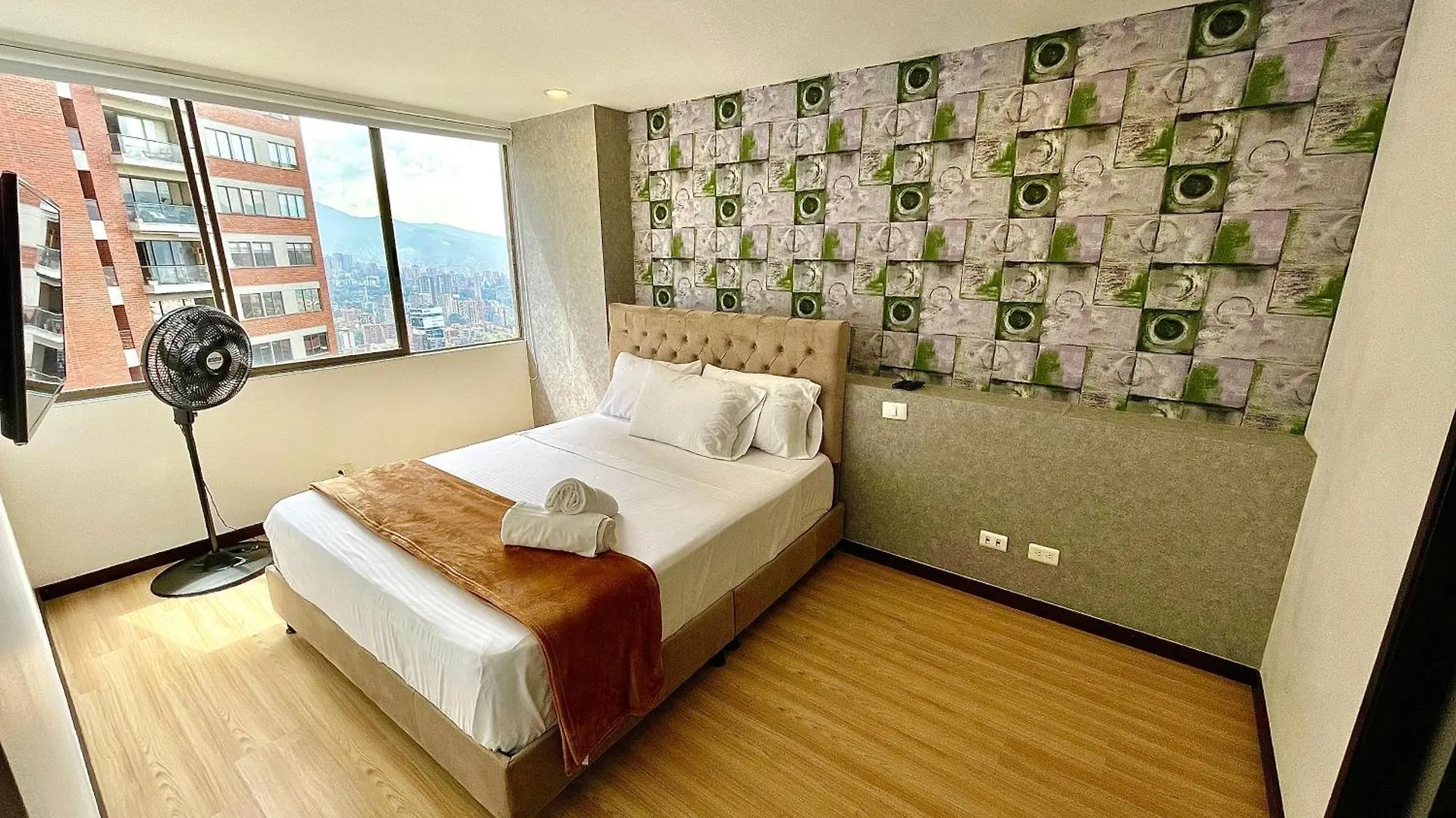 Apartment Space, Best Location & Price! Medellin Colombia